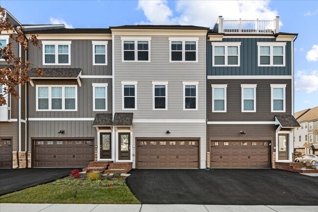 Building Photo - Like New! CLOSE TO I-95 & QUANTICO!