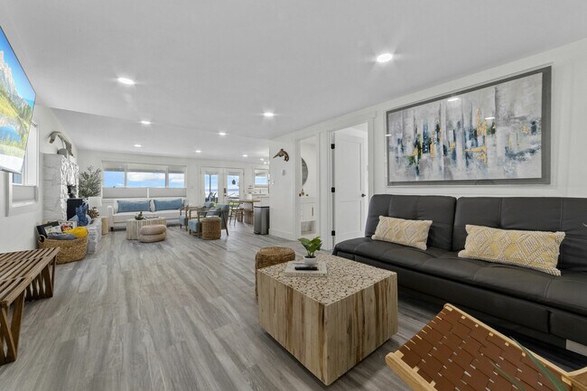 Building Photo - 260 E Driftwood Shores Rd