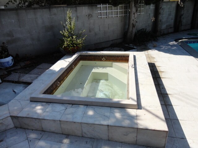 Building Photo - Elegant 4 + 3.5 Pool Home Van Nuys $1,000 Move in Special before May 1st 2026