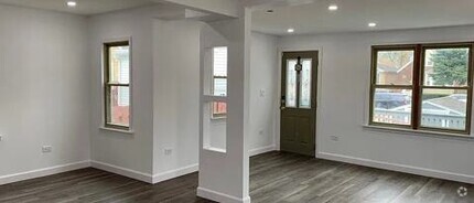 Building Photo - 3514 N Ozark Ave