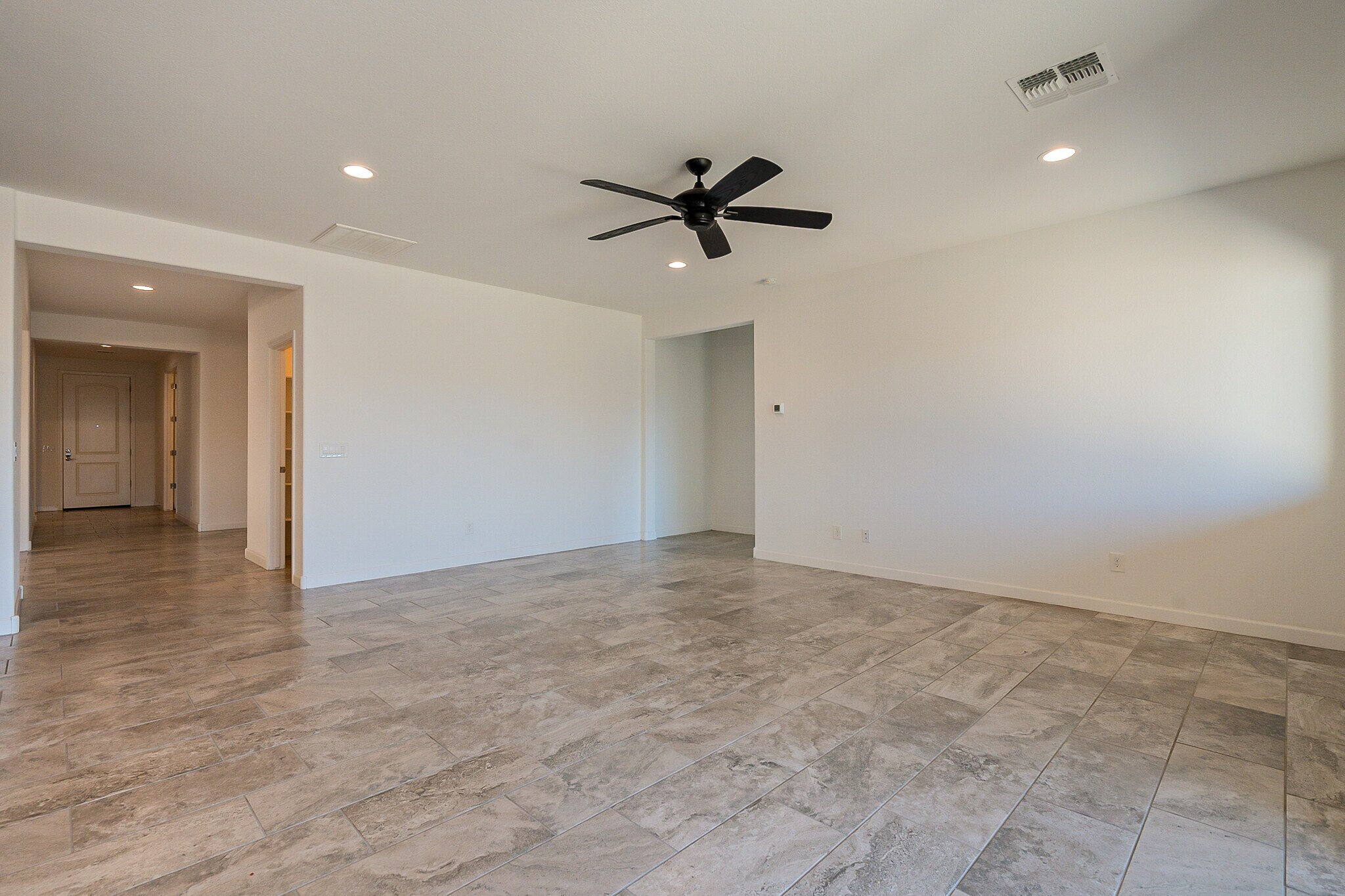 Building Photo - 15877 W Mauna Loa Ln