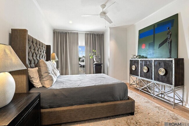 Building Photo - 7640 Lasalle Ave