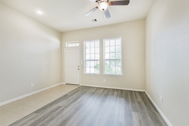 Building Photo - 12638 Silver Winter Trl