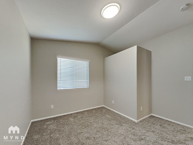 Building Photo - 16024 S Catalina St