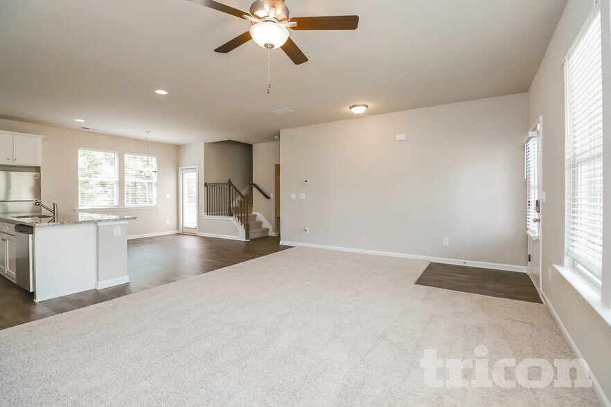 Building Photo - 701 Jackson Ct