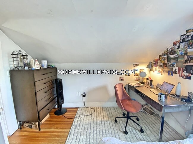 Building Photo - 76 Curtis St