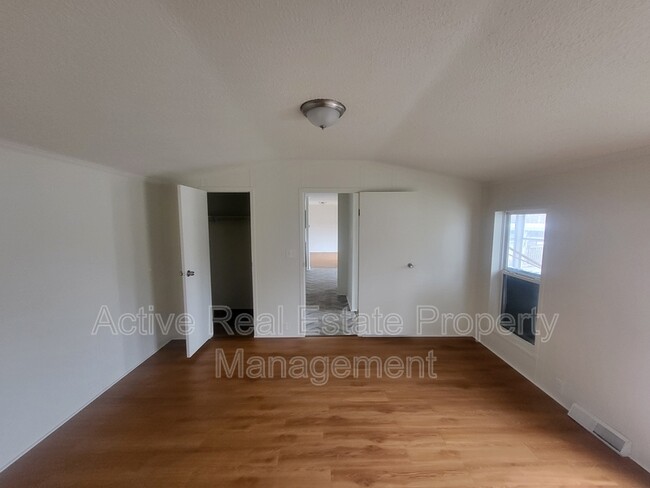 Building Photo - 2211 Dort Hwy