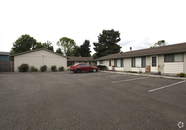 Primary Photo - 23210-23224 NE Halsey St
