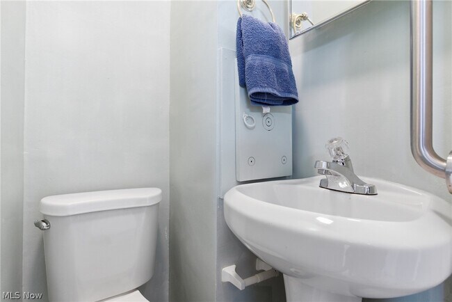 Building Photo - 3577 Cedarbrook Rd