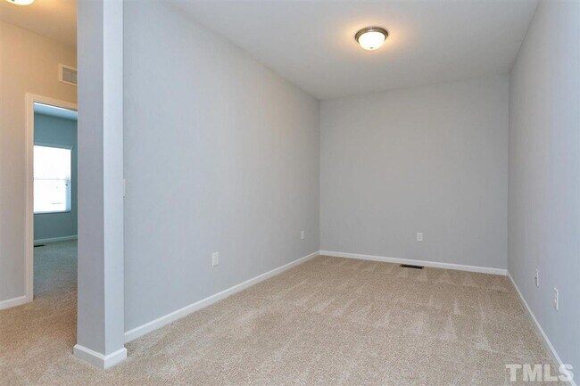 Building Photo - 377 Durants Neck Ln