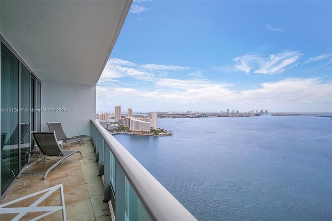 Building Photo - 1331 Brickell Bay Dr