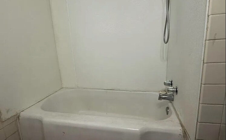 Building Photo - 5805 N 28th Ave
