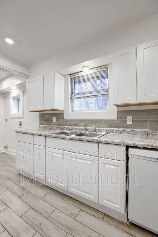 Building Photo - 4109 Monroe Ave