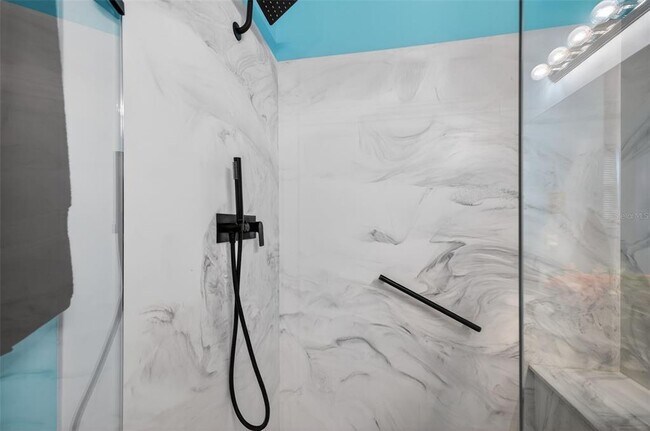 Building Photo - 411 Del Mar Dr