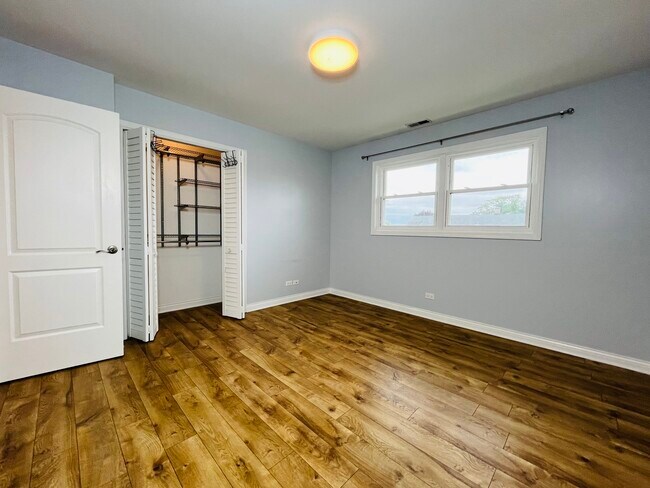 Building Photo - 2602 N 74th Ct