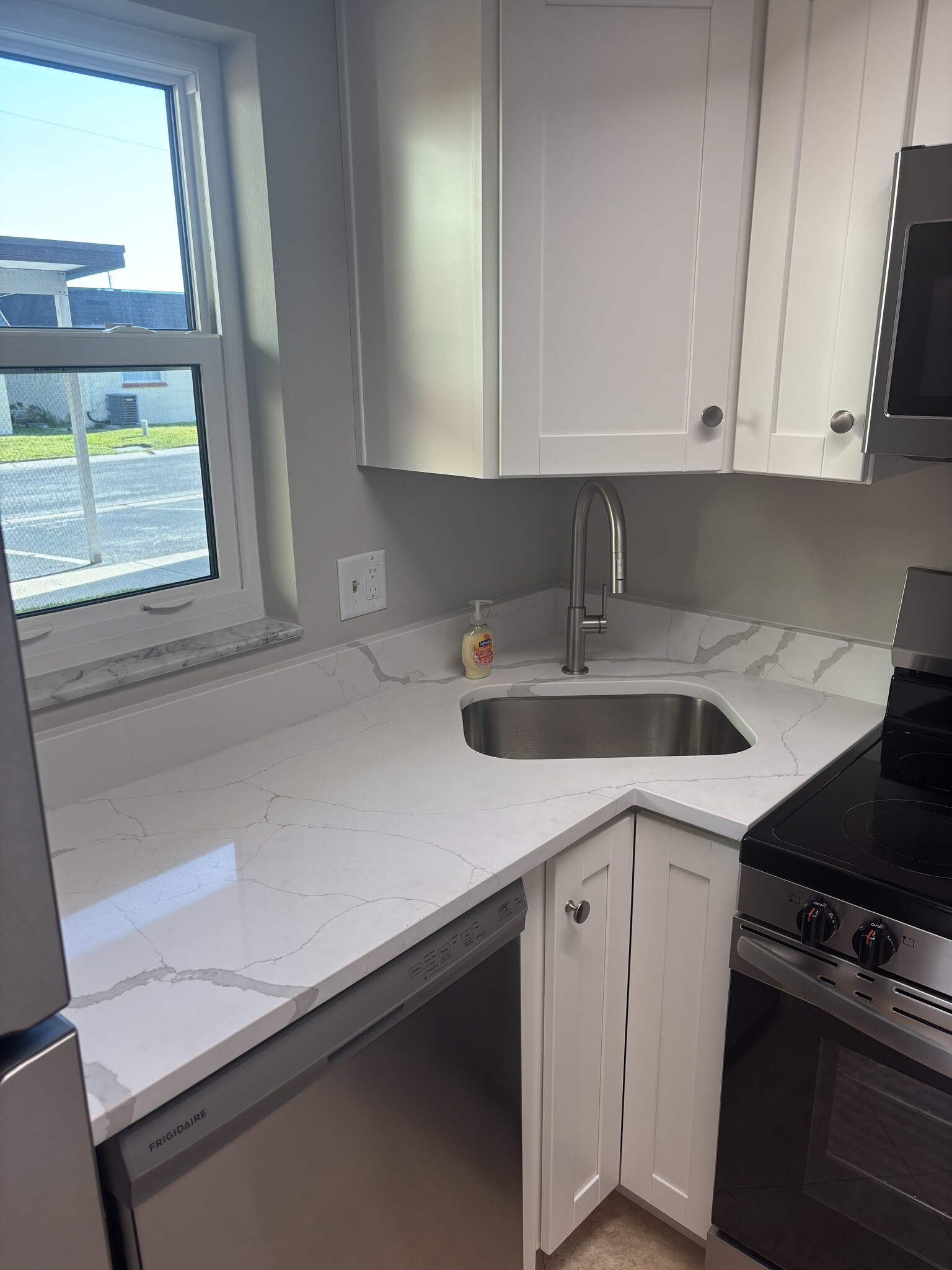 Building Photo - 4956 Harbor Villa Ln