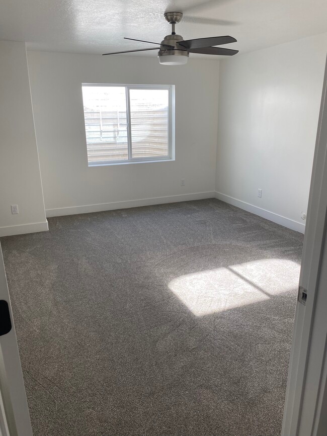 Building Photo - 332 S 160 W