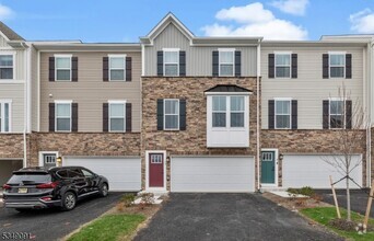Building Photo - 21 Clausen Ct
