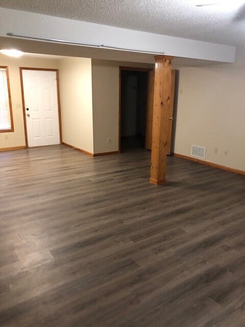 Building Photo - Ranch House