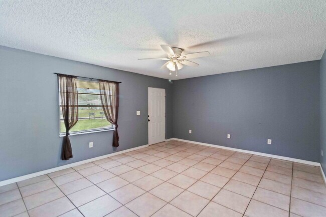 Building Photo - "Charming 2-Bedroom Duplex in Port Charlot...