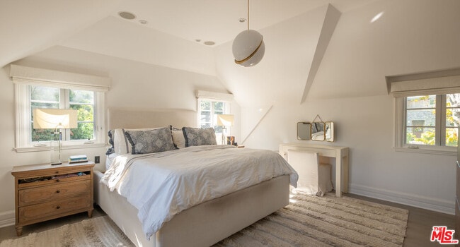 Building Photo - 1614 N Fairfax Ave