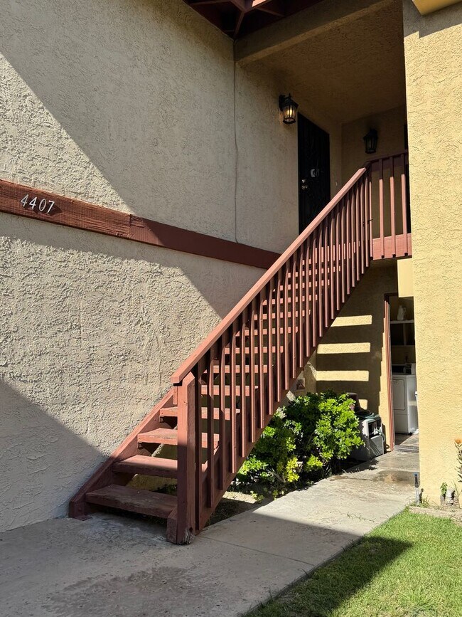 Building Photo - 4401