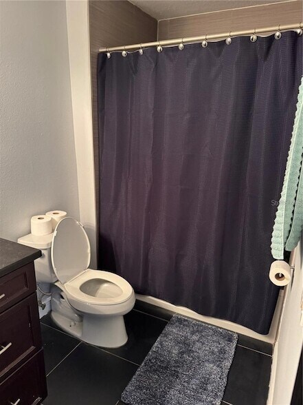 Building Photo - 1950 Summer Club Dr