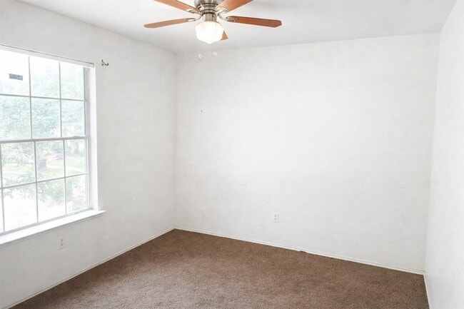 Building Photo - 5935 Sattler Park Dr