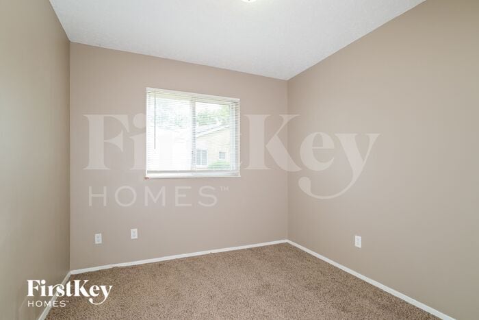 Building Photo - 6219 Silver Fox Dr