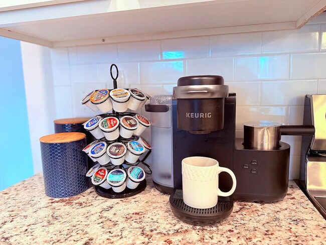 Building Photo - 751 Jacobs Millpond Rd