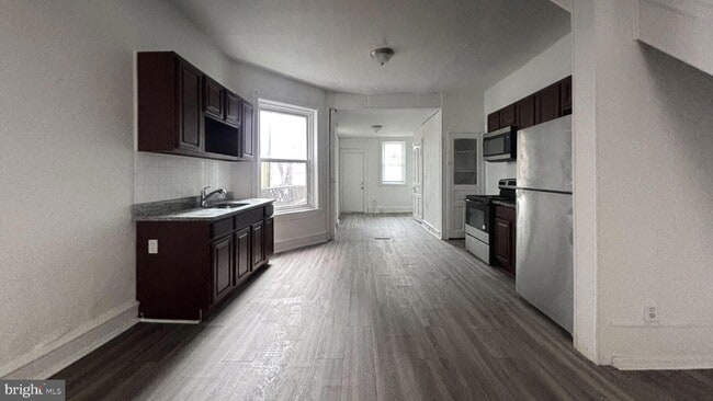 Building Photo - 56 N Dewey St