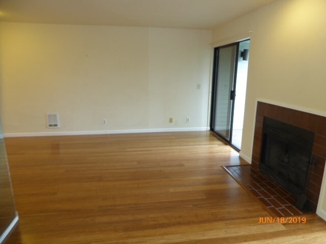 Building Photo - Remodeled 2 Bed 1.75 Bath Condo in Capitol...
