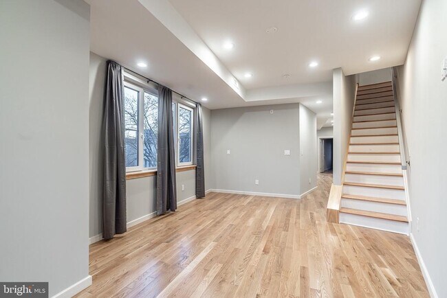 Building Photo - 2045 N College Ave