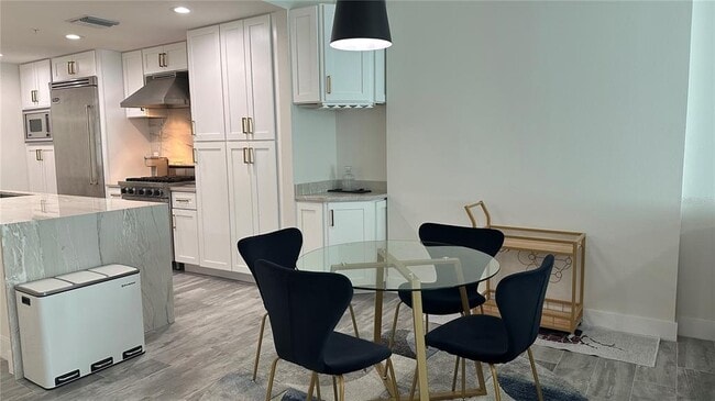 Building Photo - 1120 E Kennedy Blvd