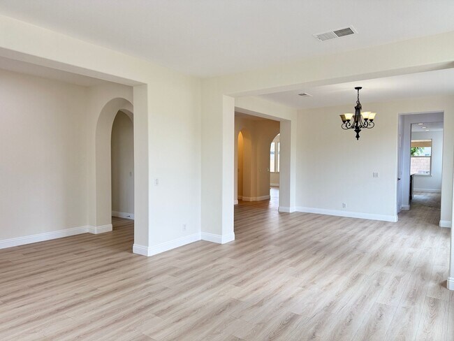 Building Photo - Spacious 6-Bedroom Estate in the Heart of Eastvale