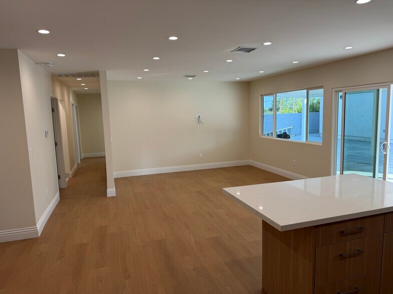 Building Photo - 11575 Garrick Ave