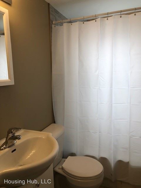 Building Photo - 594 Lawson Ave W