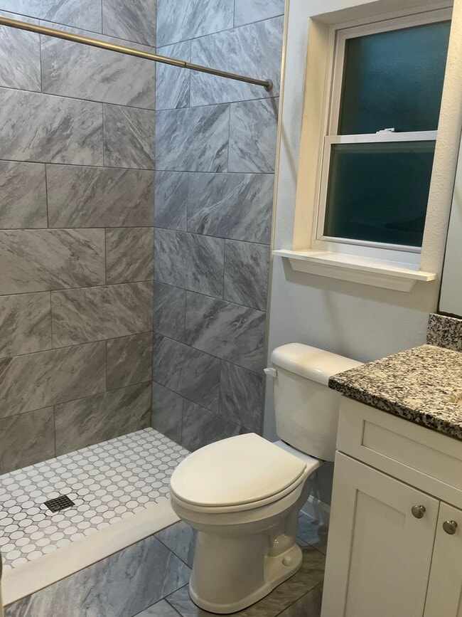 Building Photo - Welcome to this charming home located in t...