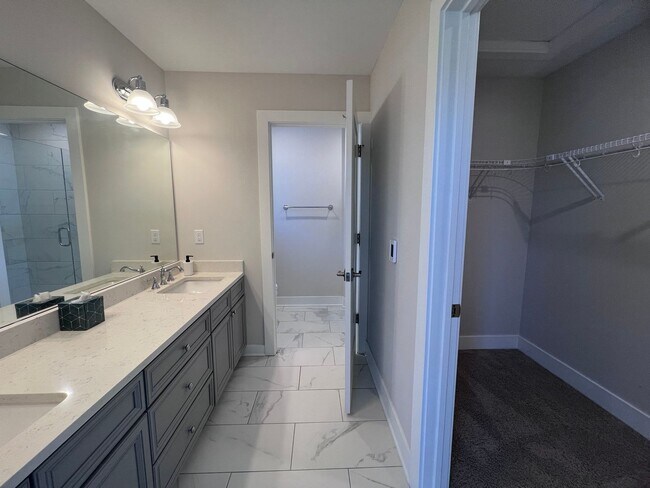 Building Photo - Two Bedroom Condo on Lookout Hill in Grand...
