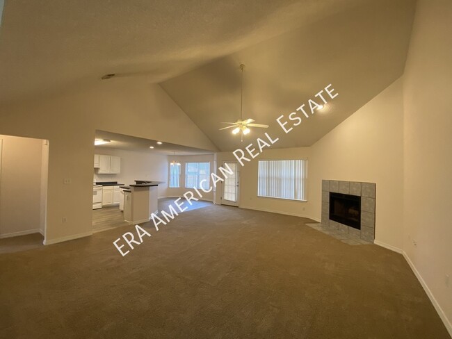 Building Photo - ***MOVE IN SPECIAL- First Full Month Rent ...