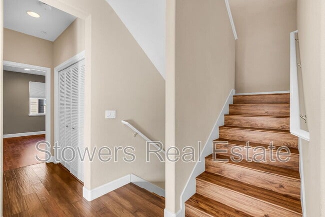 Building Photo - 718 El Paseo Cir