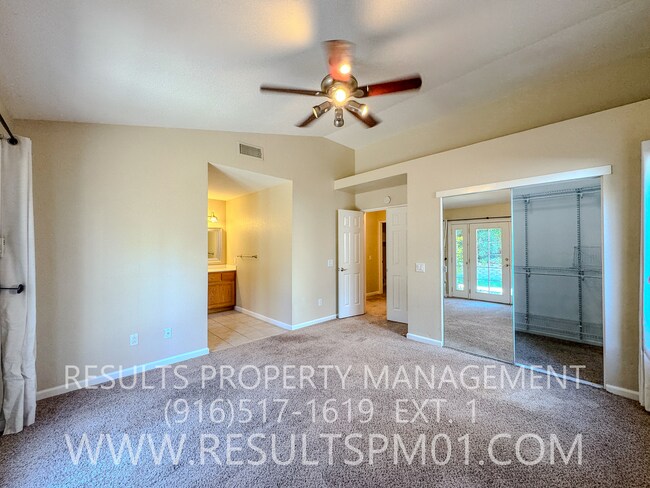 Building Photo - Lovely 3 Bedroom in Great Location!