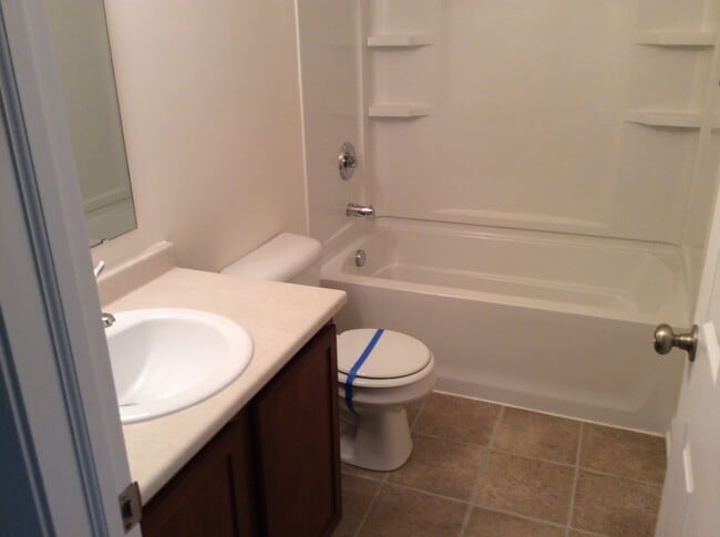 Building Photo - Franklin Twp - 4 BR h ome