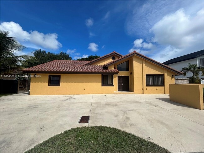Primary Photo - 20627 NE 9th Pl