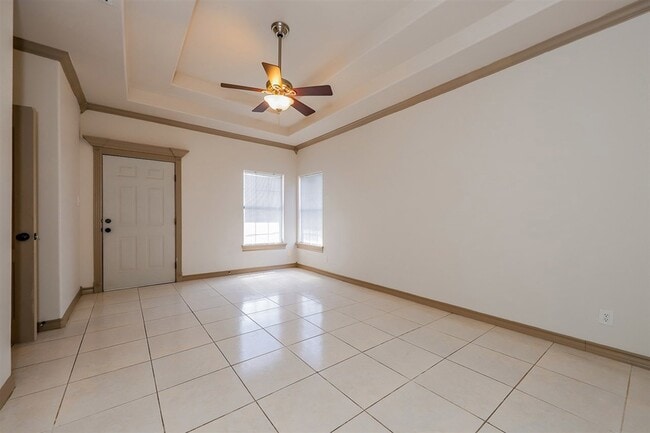 Building Photo - 305 Lake Clark Ct