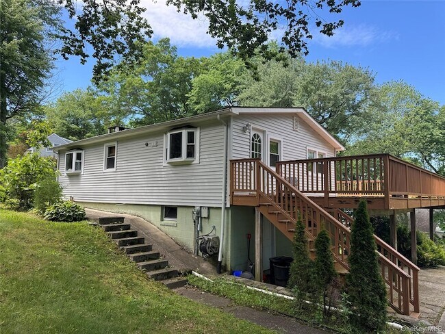 Building Photo - 55 S Hill Rd