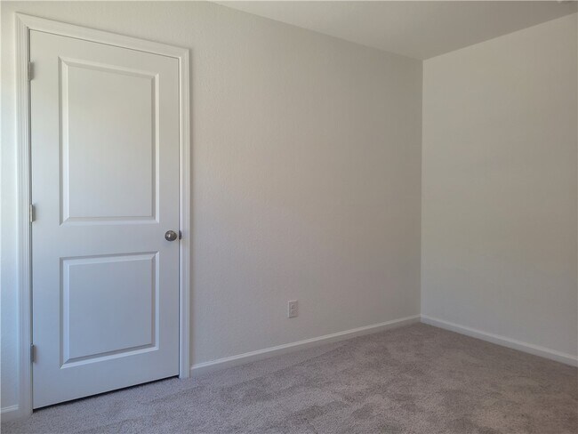Building Photo - 2365 Tapatio Dr