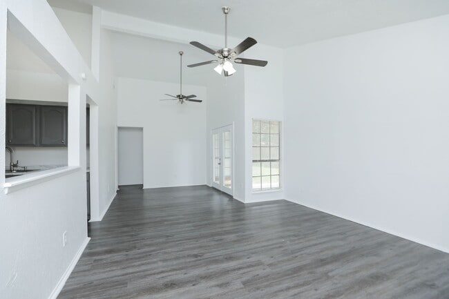 Building Photo - 17518 Bullis Gap Dr