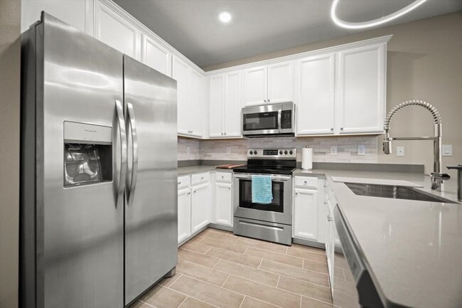 Building Photo - 1255 Beach Dune Dr