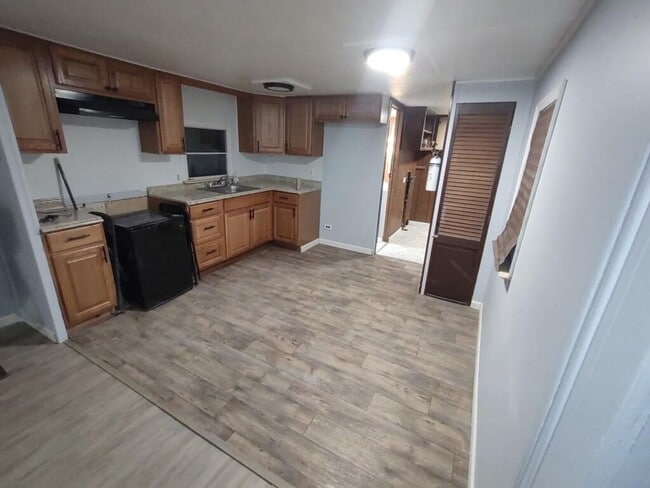 Building Photo - FOR RENT 3 Bedroom, 1 Bath Home in Laurel Lakes, NJ $1500